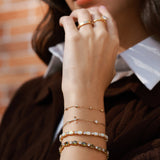 "Glamour Radiance" Bracelet en argent sterling avec opale blanche taillée fantaisie d'octobre