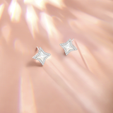„Sternenklare Melodie“ Ohrringe aus Sterlingsilber mit weißer Perle
