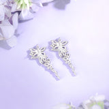 FANCIME „Wisteria Bouquet“ Ohrstecker aus Sterlingsilber mit Blütenblatt-Anhänger