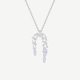 Halskette aus Sterlingsilber mit baumelnder Blume „Blühende Glyzinie“. 