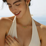 „Wisteria Whisper“ Flower Bar Peridot Silberohrringe