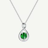 "Unendliche Umarmung" Geburtsstein Mai Smaragd Unendlichkeits-Symbol Sterlingsilber Anhänger Halskette – Silber