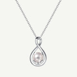 "Infinite Embrace" Geburtsstein Juni Weiße Perle Unendlichkeits-Symbol Anhänger Halskette aus Sterlingsilber - Silber
