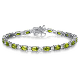 "Glamour Radiance" Bracelet en argent sterling avec peridot taillé fantaisie, pierre de naissance d'août
