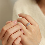 FANCIME Dreistein-Ring aus runden Moissaniten in Sterlingsilber