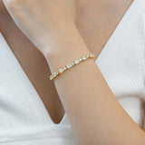 „Glamour Radiance“ – Geburtsstein-Armband aus Sterlingsilber mit ovalem Zirkonia im Fantasieschliff für April