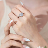 FANCIME Dreistein-Moissanit-Ring aus Sterlingsilber im Smaragdschliff