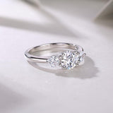 FANCIME Dreistein-Ring aus runden Moissaniten in Sterlingsilber