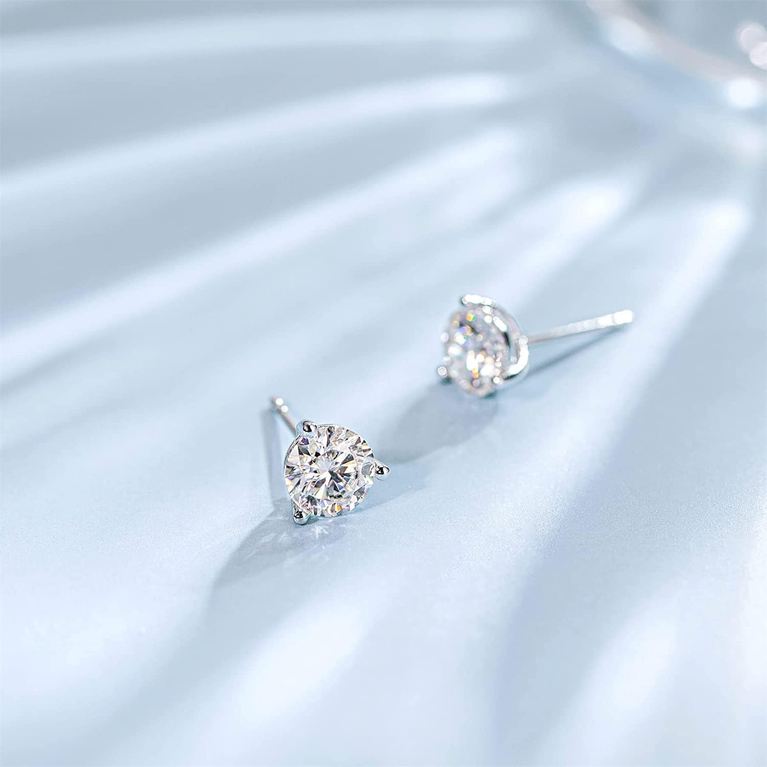FANCIME 1 Carat Moissanite 14K Solid White Gold Stud Earrings Show